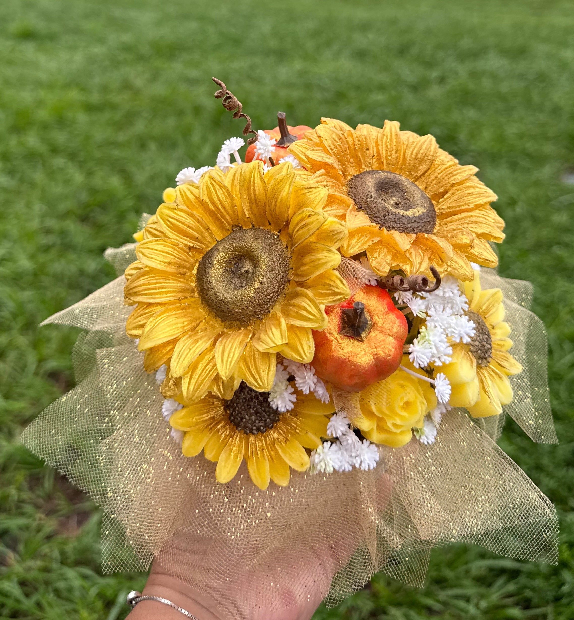 Love in Sunflowers 🌻